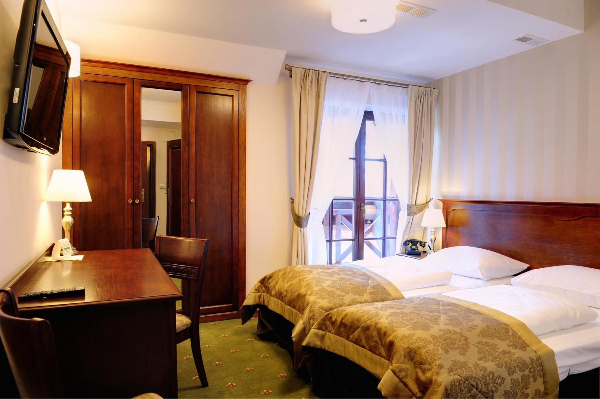 Hotel Kazimierski Zdroj Janowiec Esterno foto
